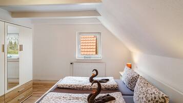 2 bedrooms, free WiFi, bed sheets