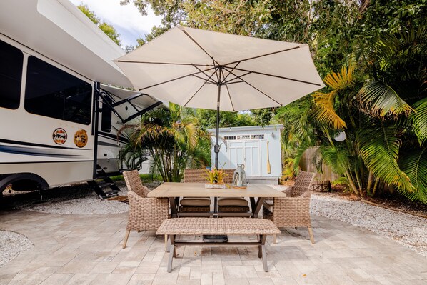 Outdoor dining