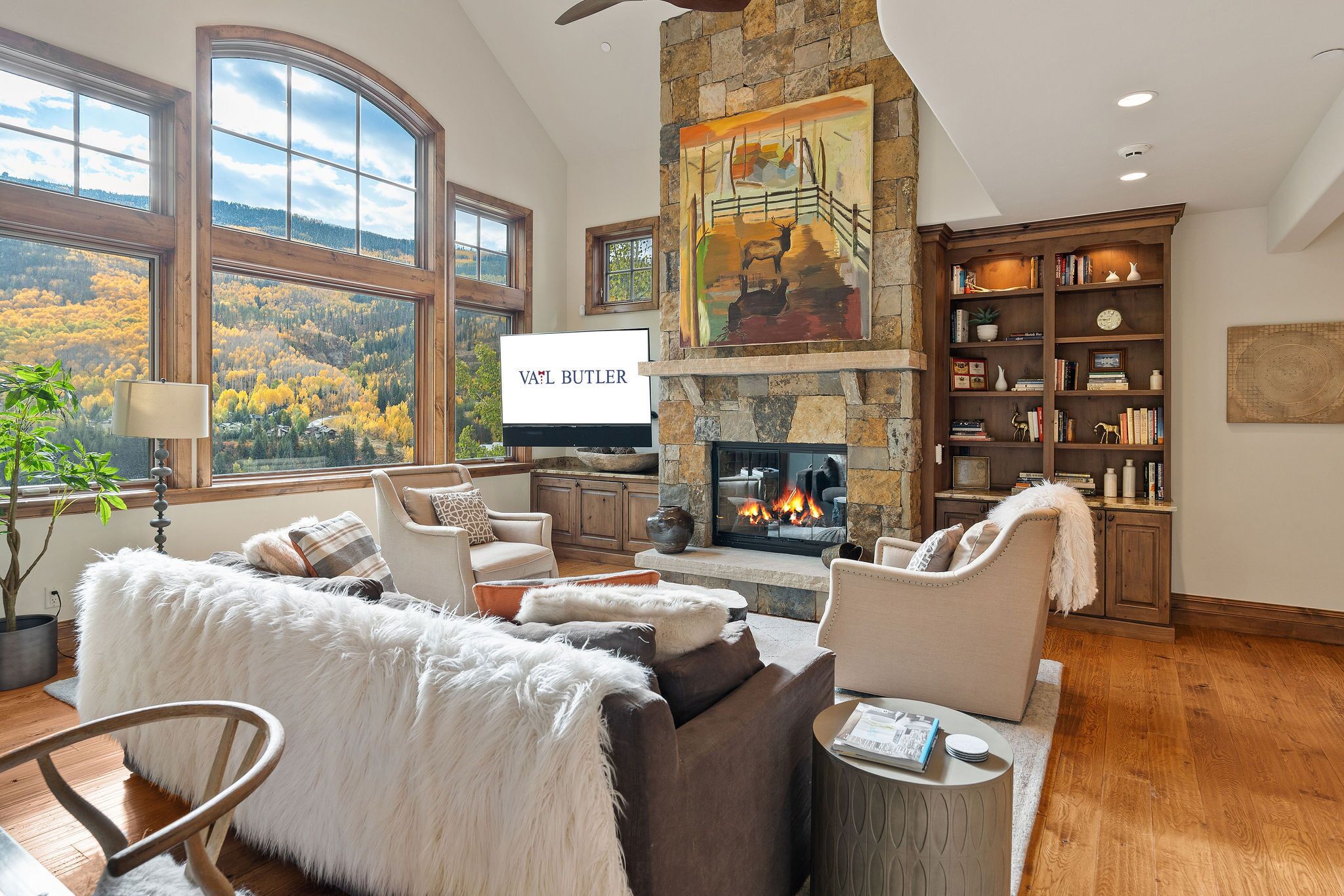 Holiday Availability! Incredible Views, 2 Bunk Rooms, Hot Tub, 6 Bikes, Chefs Kitchen.