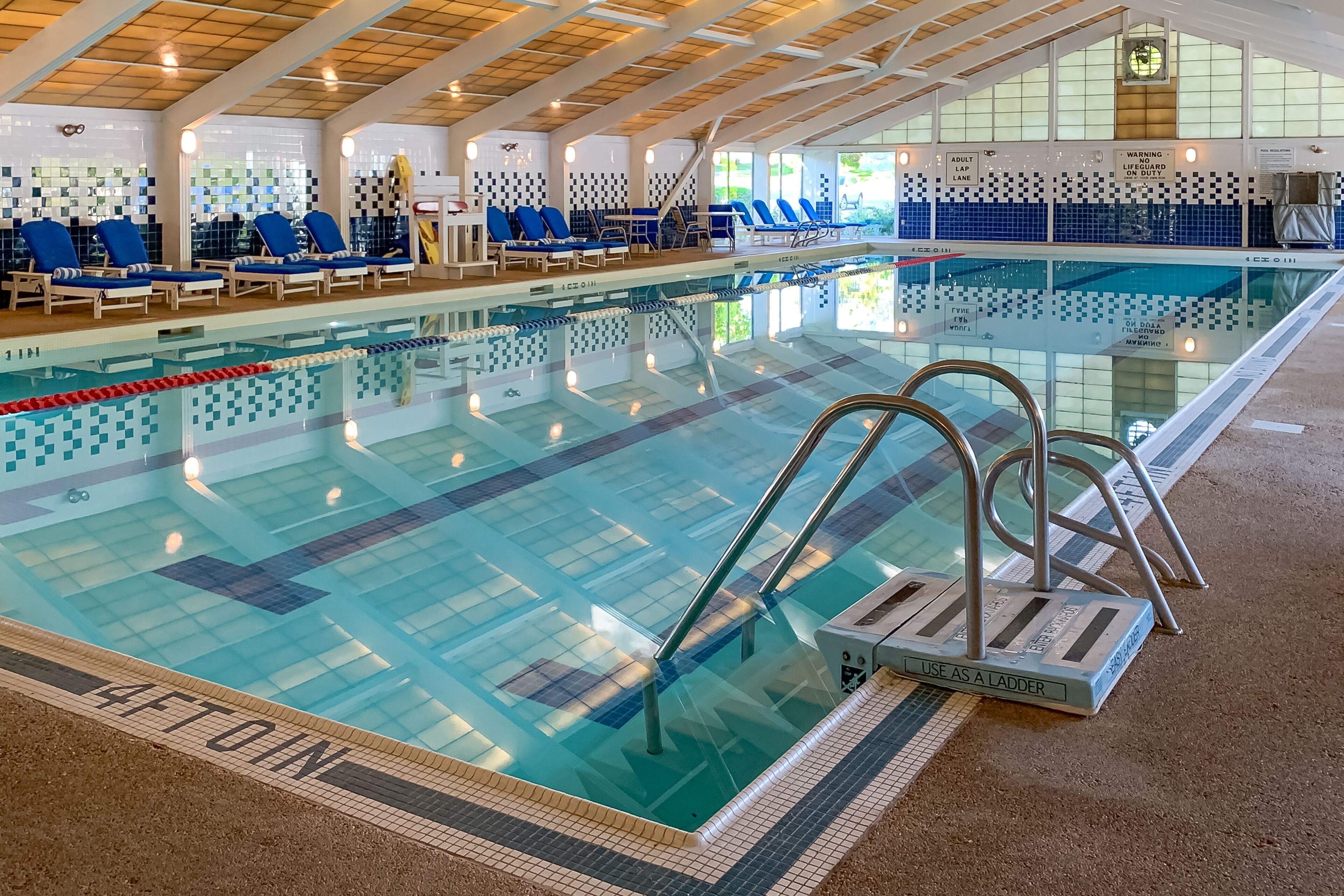 Sisäuima-allas, lämmitetty uima-allas