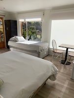 Decoración personalizada, muebles diferentes y wifi gratis