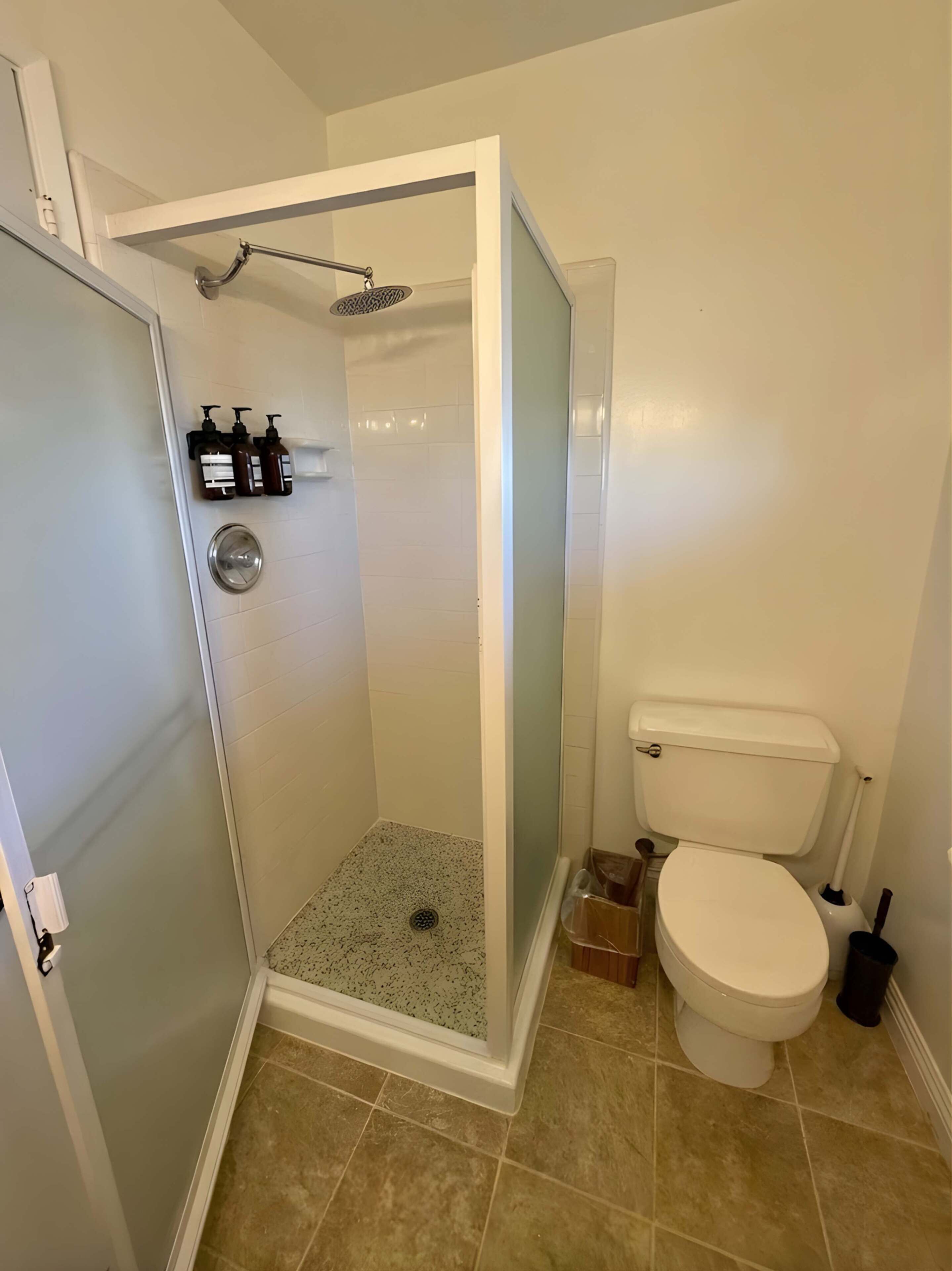 Shower, towels, shampoo