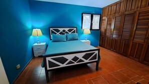 5 bedrooms, iron/ironing board, free WiFi, bed sheets - Downtown Sosua Tropical Condo (Sosúa)