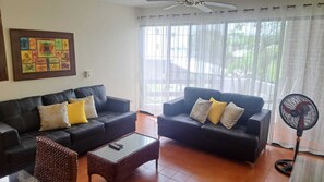 TV - Downtown Sosua Tropical Condo (Sosúa)