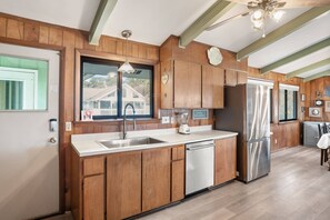 Kühlschrank, Mikrowelle, Geschirrspüler