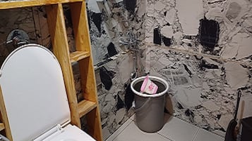Luxury Villa | Bathroom | Shower, rainfall showerhead, towels