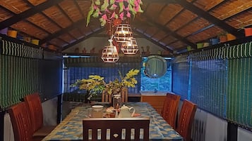 Luxury Villa | Dining room