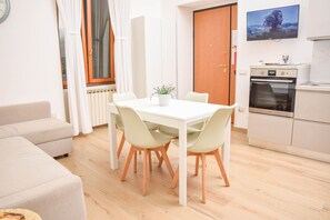 Dining - Anna's Home (Pompei)