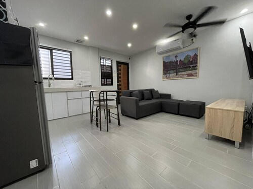 Cosy Canlubang Apartment and near all amenities