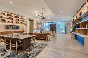 Lobby - Luxury 1BR +Views+Rooftop Pool +Walk To Rainey St. (Austin)