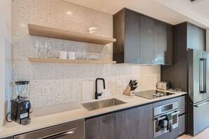 Fridge, microwave, oven, stovetop