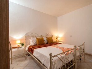 3 Schlafzimmer, Bügeleisen/Bügelbrett