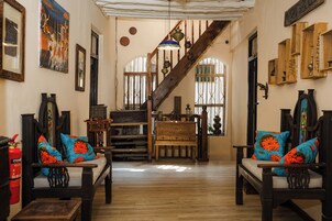 Sala de estar en el lobby