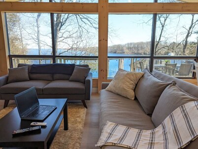 Stunning lakefront 4 season cottage in PEC