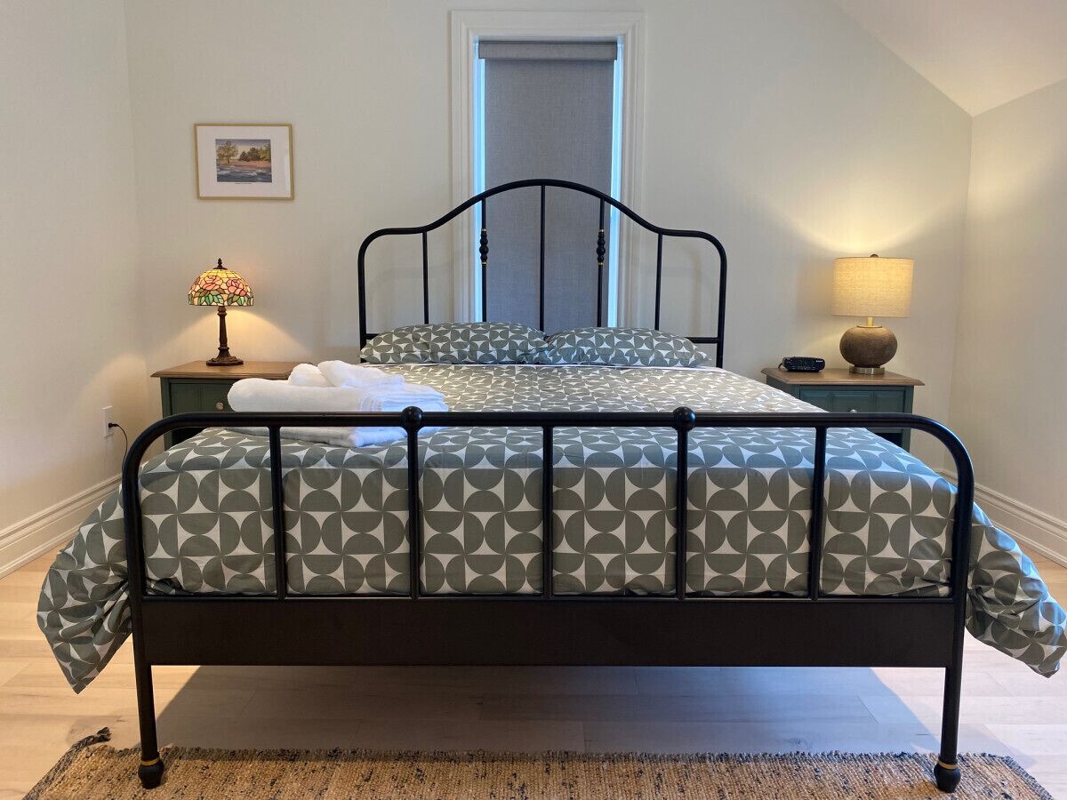 3 Schlafzimmer, Schreibtisch, Bügeleisen/Bügelbrett, Reisekinderbett