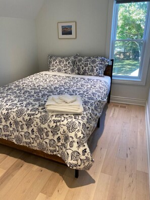 3 habitaciones, escritorio, tabla de planchar con plancha y wifi 