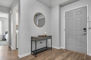 Interior - Pet Friendly Modern Home near DTFW, Arlington, HEB, and Dallas (Fort Worth)