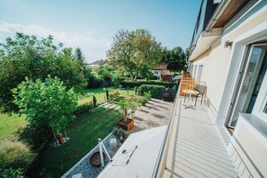 Caja de seguridad en la habitación y decoración personalizada 