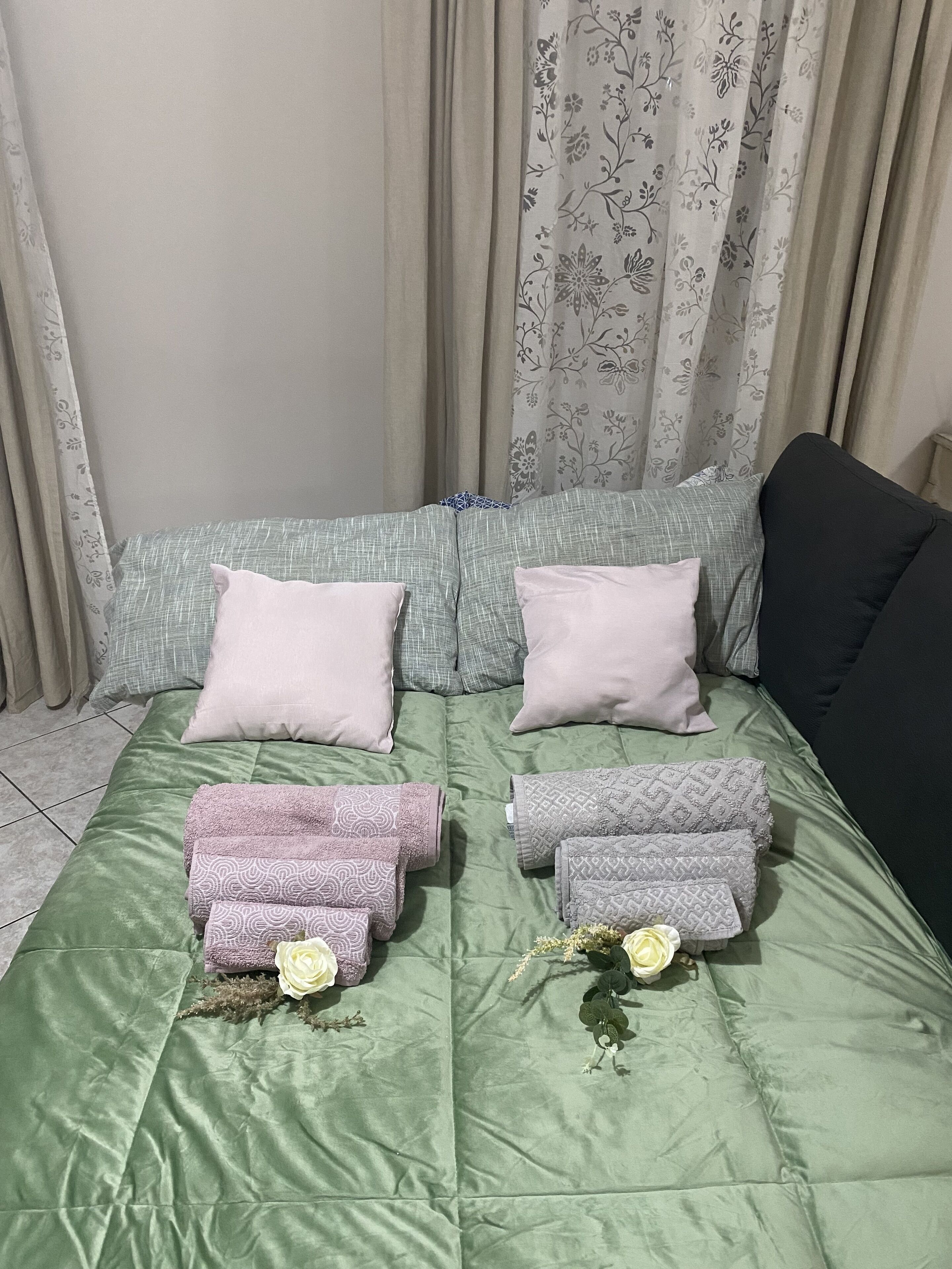 2 chambres, coffres-forts dans les chambres, bureau