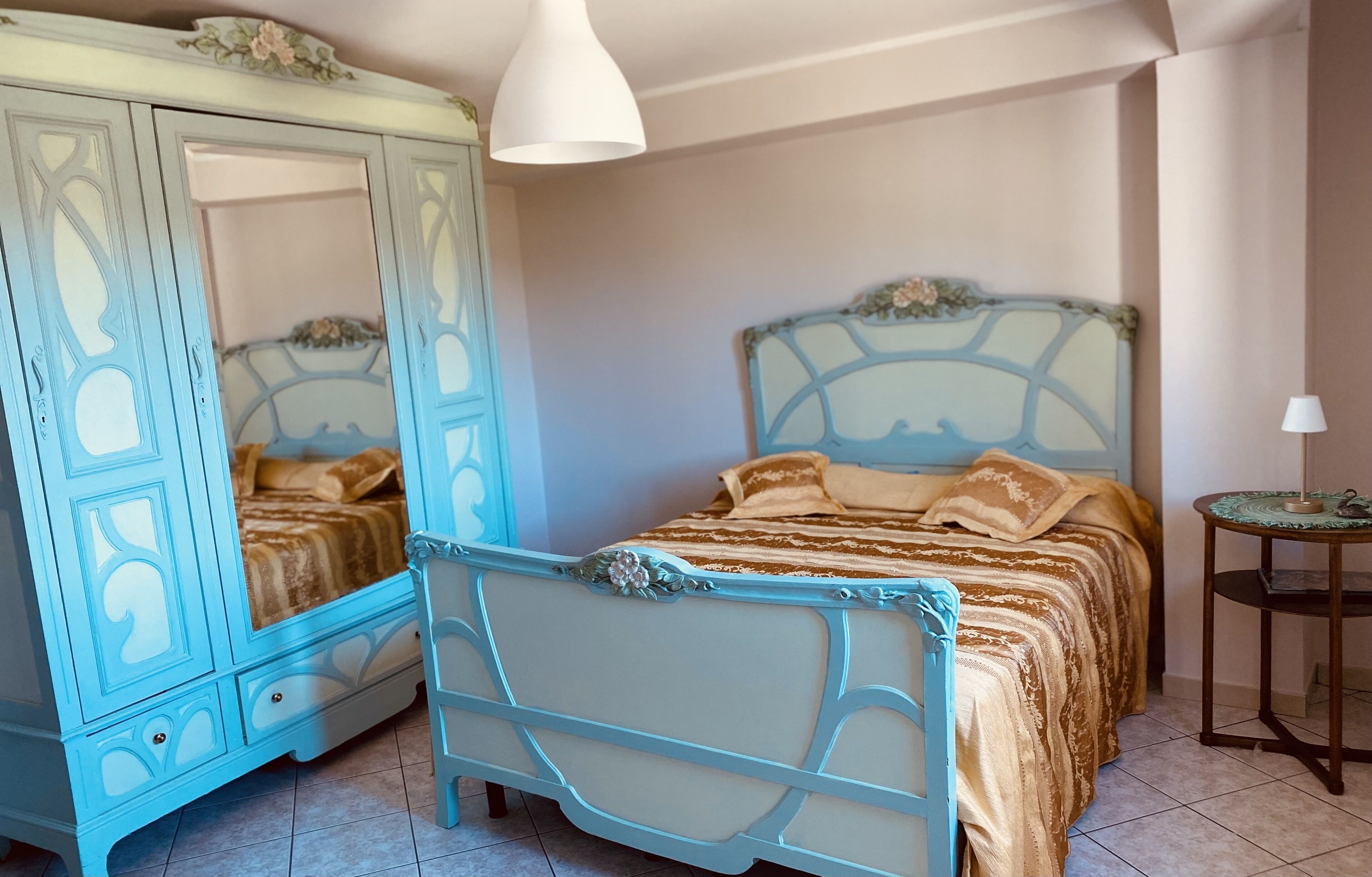 2 chambres, coffres-forts dans les chambres, bureau