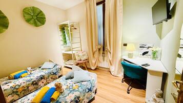 2 bedrooms, iron/ironing board, free WiFi, bed sheets