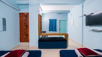 Suite | 1 bedroom, Egyptian cotton sheets, premium bedding, desk