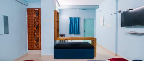 Suite | 1 bedroom, Egyptian cotton sheets, premium bedding, desk