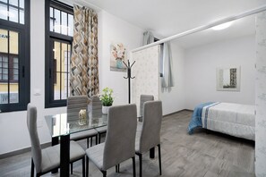 1 bedroom, free WiFi, bed sheets - Apartment 'Centro Jerezano 1' with Wi-Fi and Air Conditioning (JEREZ DE LA FRONTERA)