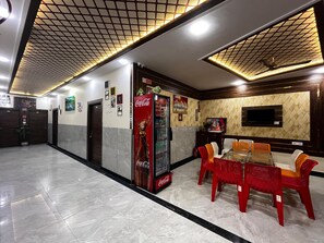 Lobby sitting area - Taj Nice Point By Taj Sunrise Grp (Agra)