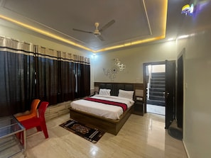 Egyptian cotton sheets, premium bedding, Select Comfort beds - Taj Nice Point By Taj Sunrise Grp (Agra)