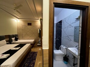 Family Room | Egyptian cotton sheets, premium bedding, Select Comfort beds - Taj Nice Point By Taj Sunrise Grp (Agra)