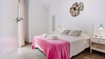 2 bedrooms, iron/ironing board, free WiFi, bed sheets