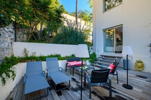Terrace/patio - Apartment 'Résidence Le Clos Charmerade' with Sea View, Wi-Fi, and Air Conditioning (VILLEFRANCHE-SUR-MER)