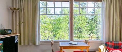 1 bedroom, iron/ironing board