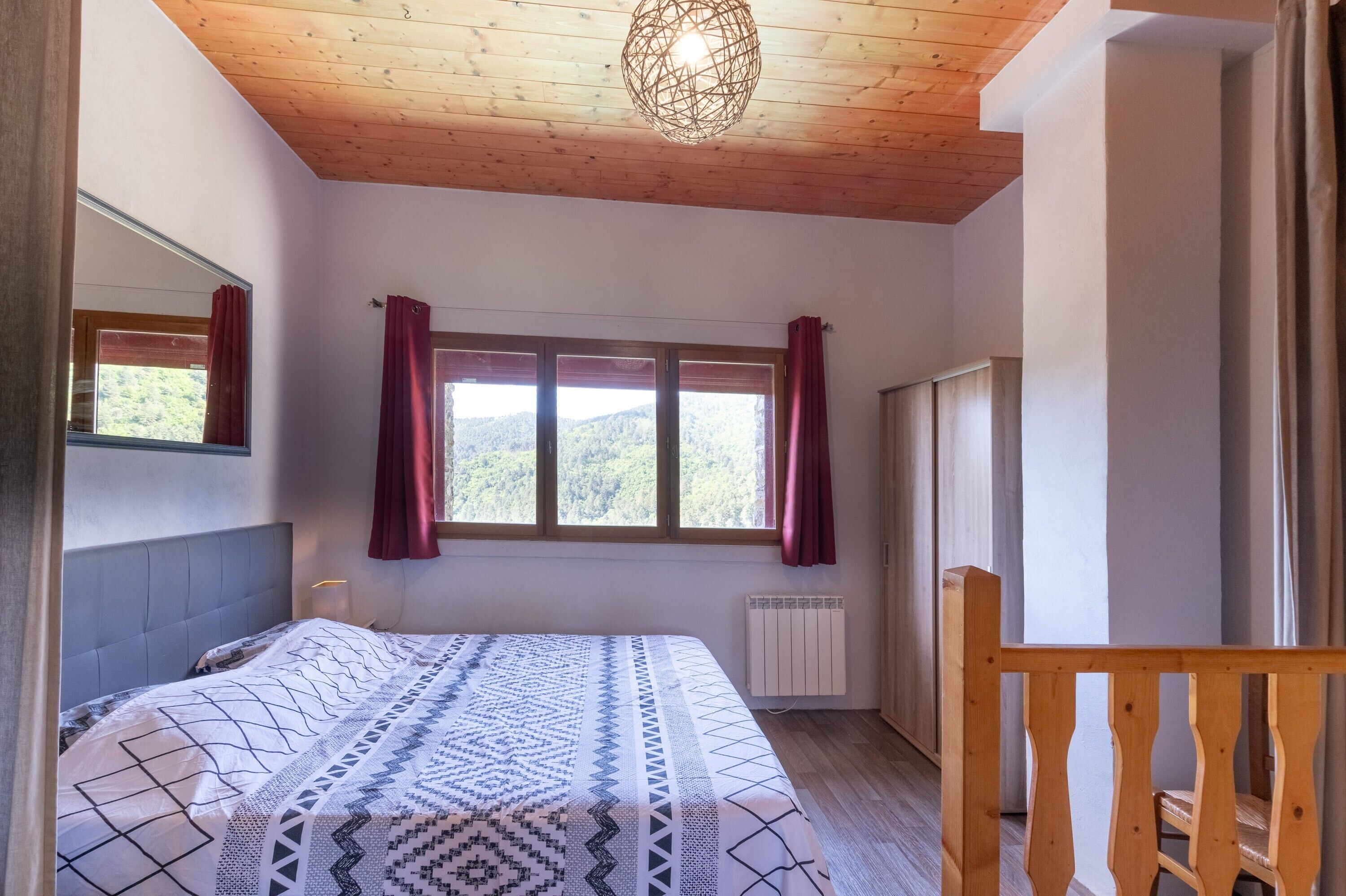 2 habitaciones, tabla de planchar con plancha y wifi gratis 