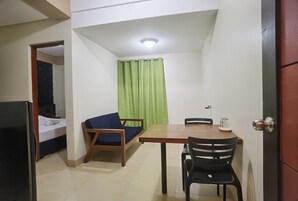 Escritorio, camas plegables/adicionales, wifi gratis y ropa de cama