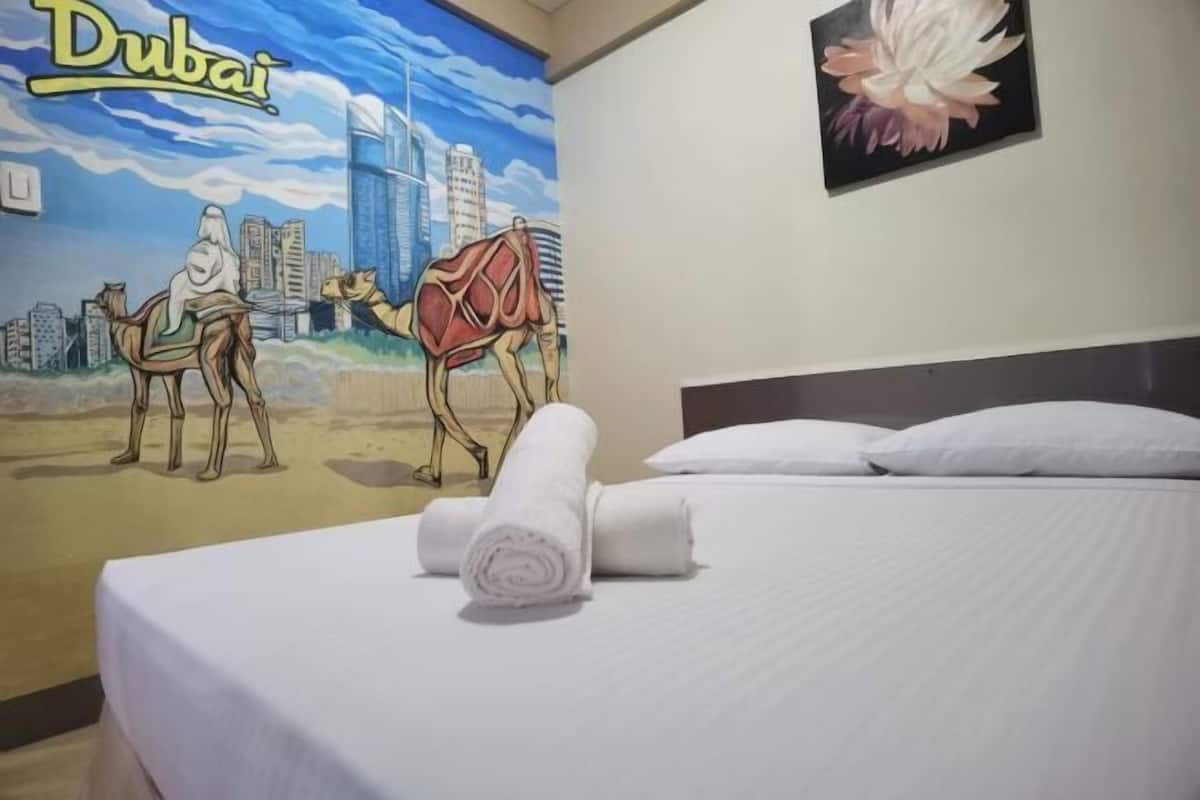 Desk, rollaway beds, free WiFi, bed sheets