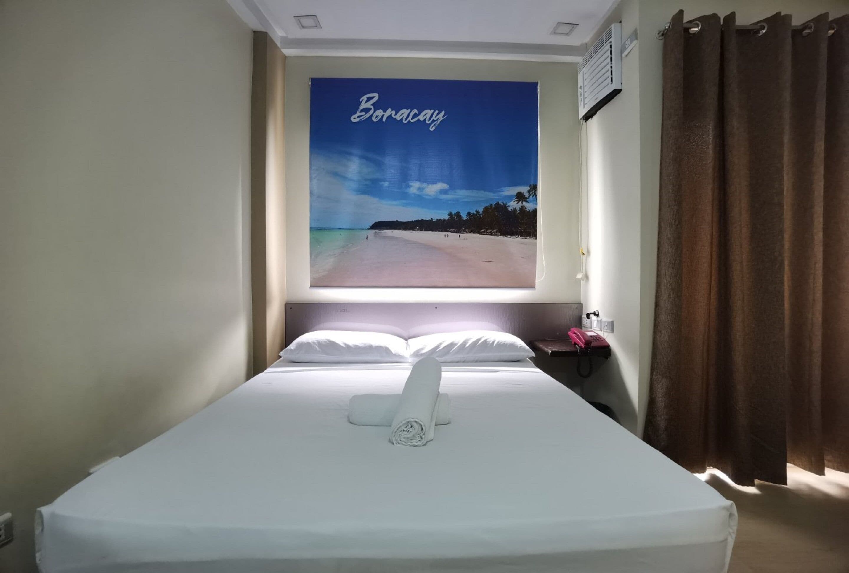Standard Room, 1 Bedroom | Desk, rollaway beds, free WiFi, bed sheets