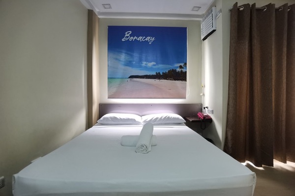 Standard Room, 1 Bedroom | Desk, rollaway beds, free WiFi, bed sheets