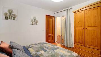 2 Schlafzimmer, Bügeleisen/Bügelbrett, kostenloses WLAN, Bettwäsche