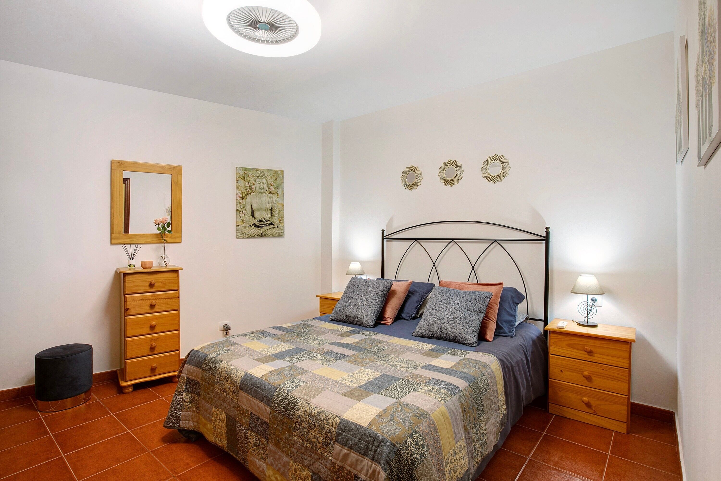 2 bedrooms, iron/ironing board, free WiFi, bed sheets