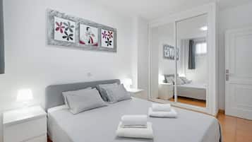 1 slaapkamer, een strijkplank/strijkijzer, gratis wifi, beddengoed