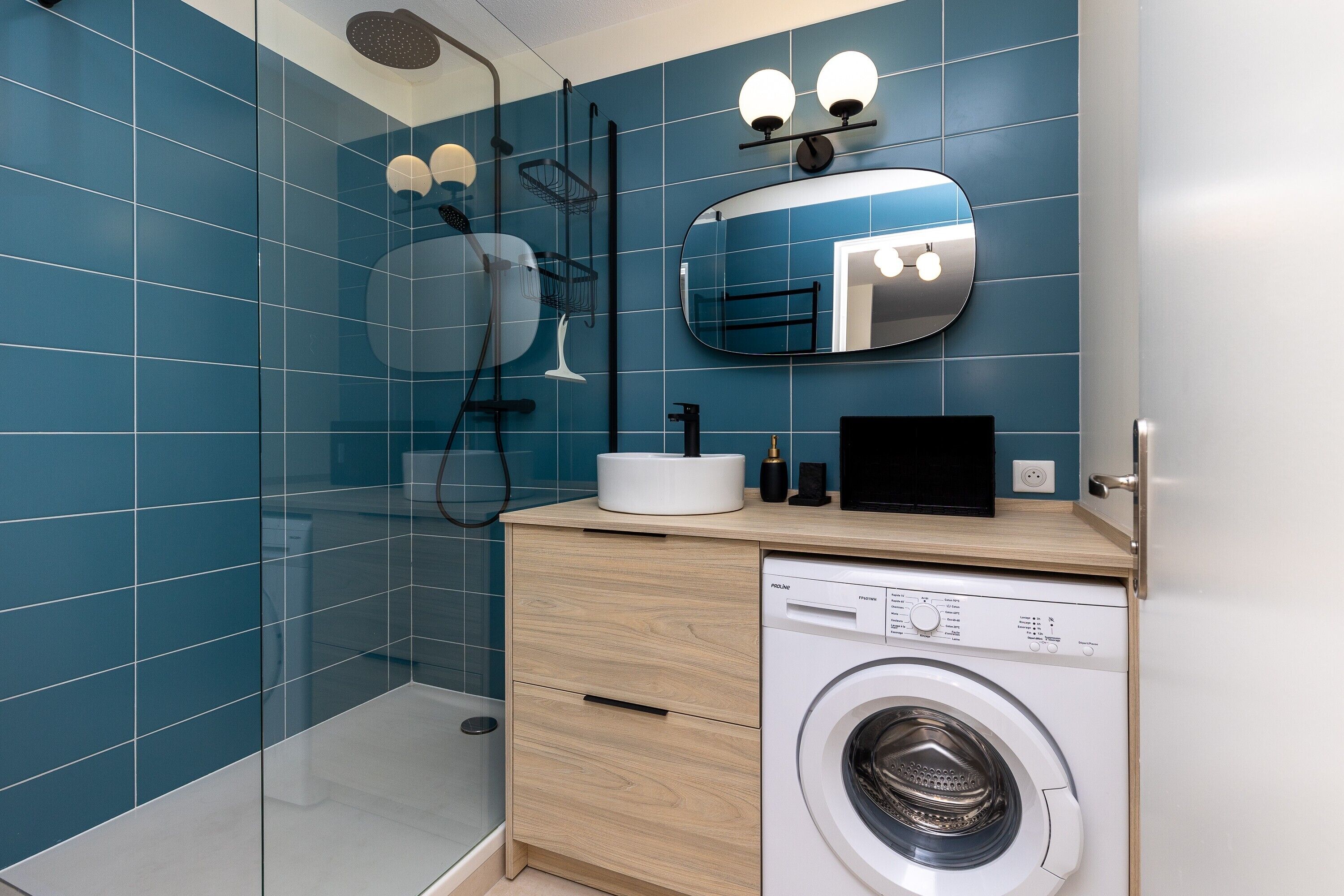 Een douche, een haardroger
