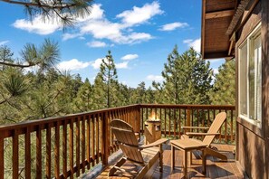 Property grounds - * Snowy Evening Lodge * / Treetop Views & Firepit (Big Bear)