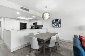 Dining - Beachy Oceanfront 10th Flr 3BR Condo Seaside Haven (Myrtle Beach)