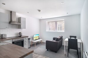 Fridge, microwave, oven, stovetop - Contemporary 1BED Apartment in Central Blackburn (Blackburn)