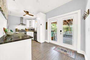 Fridge, microwave, oven, stovetop - 2-Cottage Downtown Oasis, Pool/Spa by PMI (Lake Worth)