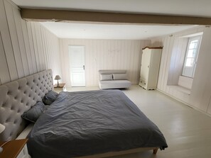 4 bedrooms, WiFi, bed sheets