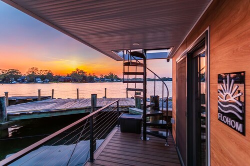 Bung-a-flo Tiny Bohemian Designed Floating Home w/ 360 Waterfront Views