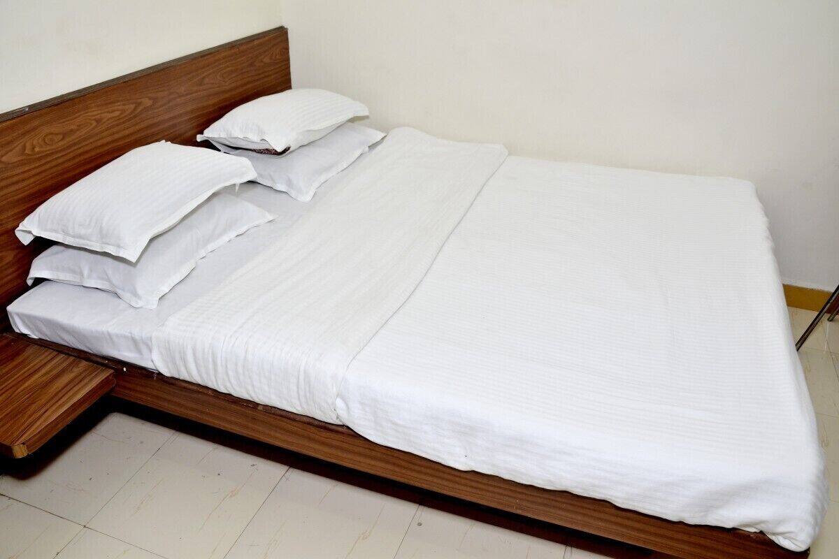 2 bedrooms, desk, soundproofing, free WiFi